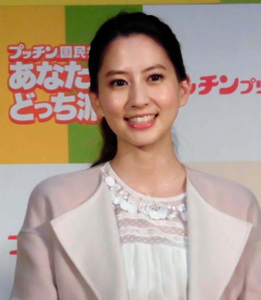 投票に敗れ、１０万円の現金を支払った河北麻友子＝都内