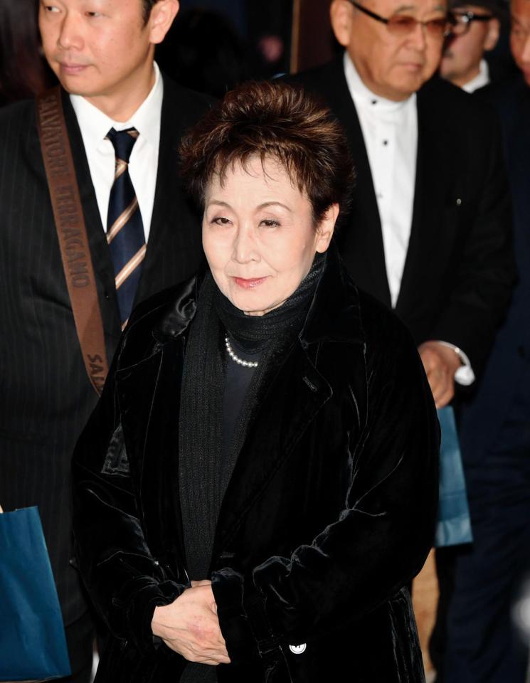 「石坂敬一さんお別れの会」に参列した加藤登紀子＝東京・青山葬儀所（撮影・佐々木彰尚）