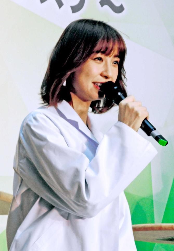 　元ＡＫＢ４８でタレントの篠田麻里子