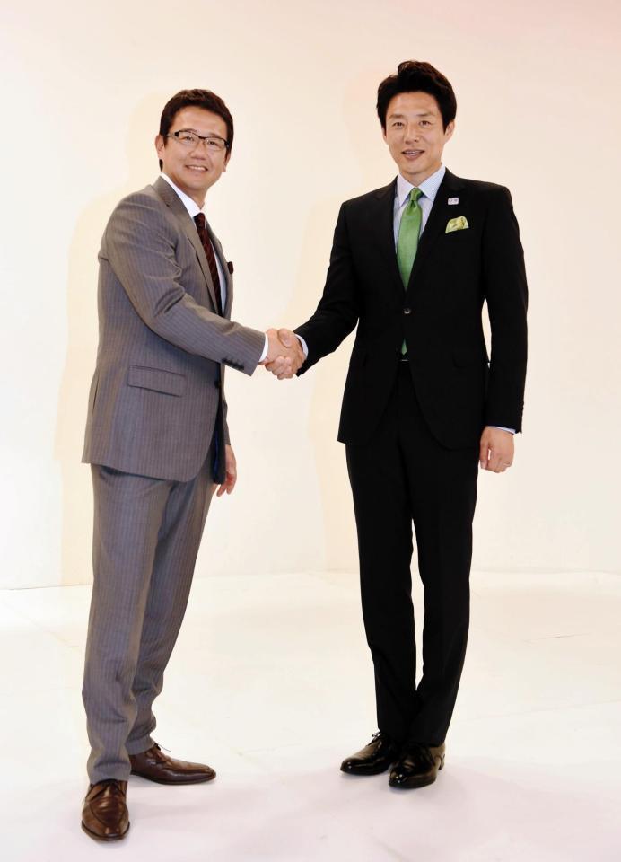 テニス情報番組会見に出席した古田敦也（左）と松岡修造＝都内（撮影・開出牧）