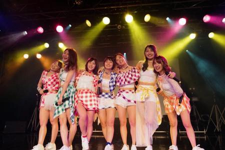 ツアーをスタートさせたアップアップガールズ（仮）＝東京・新宿ＢＬＡＺＥ