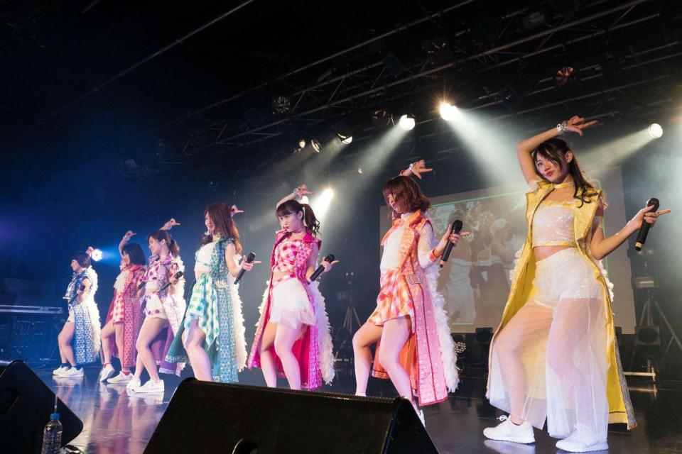 さらなる変化と進化を目指しツアーをスタートさせたアップアップガールズ（仮）＝東京・新宿ＢＬＡＺＥ