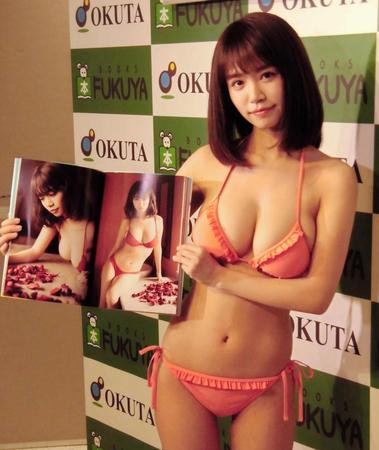 ＤＶＤ付き写真集の発売記念イベントを行った菜乃花＝都内