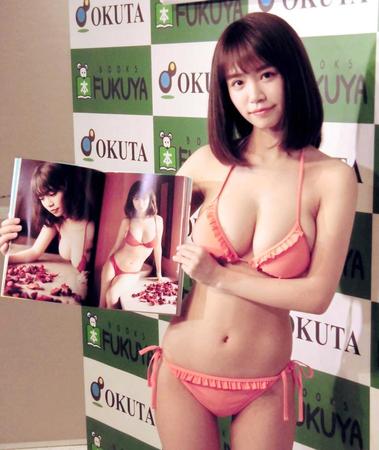 　ＤＶＤ付き写真集の発売記念イベントを行った菜乃花＝都内