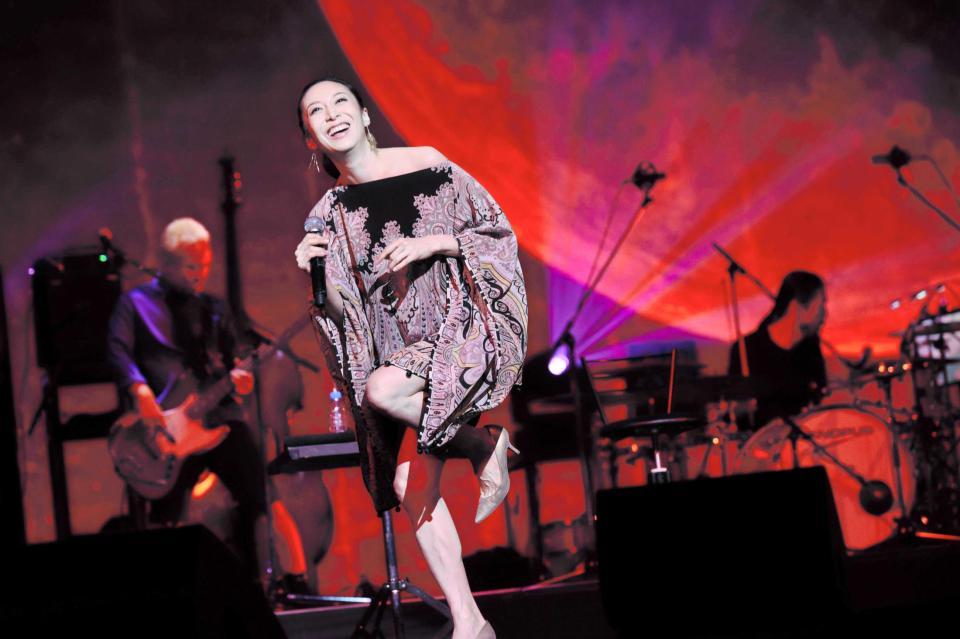 一青窈 妊娠８カ月でステップ披露 ヒール姿で もらい泣き 熱唱中に 芸能 デイリースポーツ Online