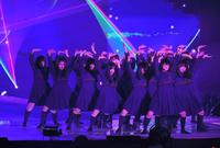 ライブで魅了する欅坂４６＝東京・代々木第一体育館（撮影・開出牧）