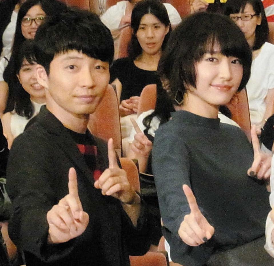 「逃げるは恥だが役に立つ」に出演した星野源（左）と新垣結衣