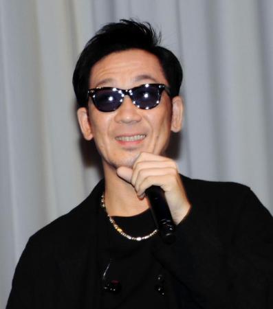 イベントでは主題歌「心」をライブで披露したコブクロの黒田俊介＝イイノホール