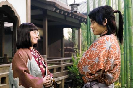 　２８日放送の第２１回で共演する直虎役の柴咲コウ（左）と柳楽優弥