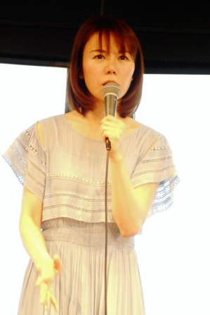 「Ｊ：ｃｏｍ　Ｗｏｎｄｅｒ　Ｓｔｕｄｉｏ」の５周年記念イベントでトーク＆ライブを行った半崎美子＝東京スカイツリータウン