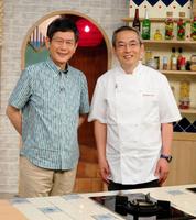料理へのこだわりを語った料理研究家・土井義晴氏（右）と番組司会の後藤繁榮アナウンサー＝東京・渋谷のＮＨＫ