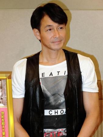 取材会に出席した吉田栄作＝大阪・梅田芸術劇場