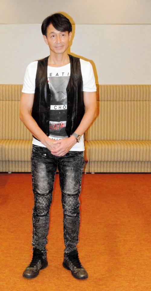 取材会に出席した吉田栄作＝大阪・梅田芸術劇場