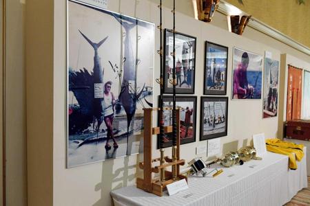 　松方さんの思い出の遺品の数々が飾られた