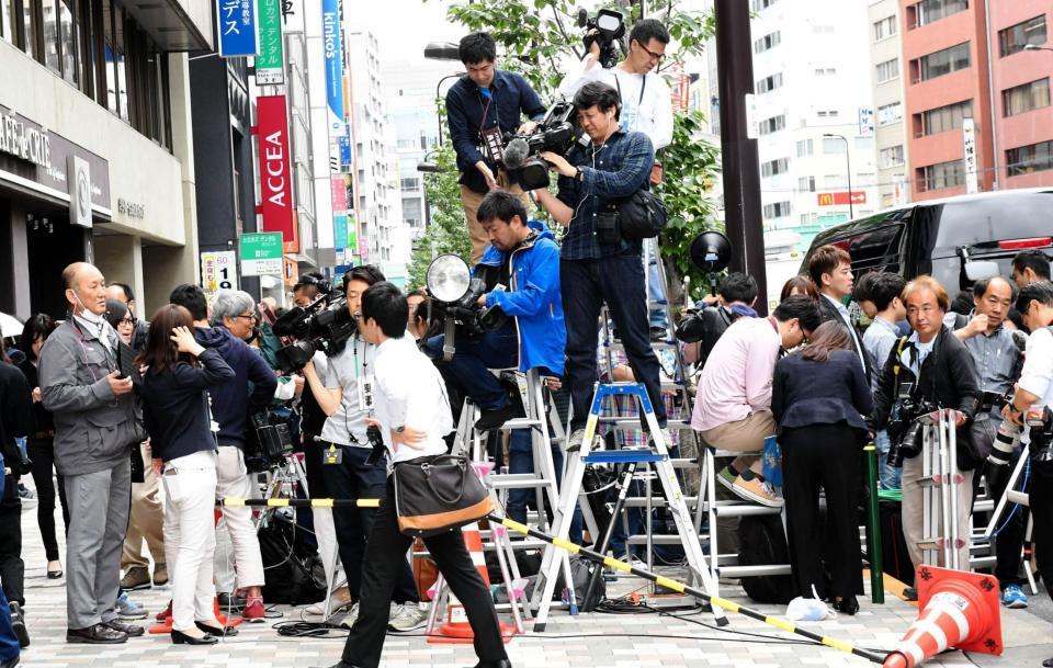 田中聖を乗せた車が去った後の現場＝渋谷署（撮影・中田匡峻）