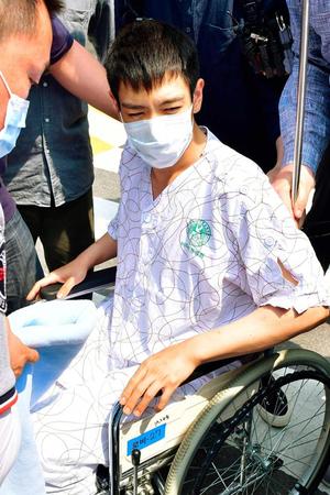 　ソウルの病院を退院したチェ・スンヒョン被告（聯合＝共同）