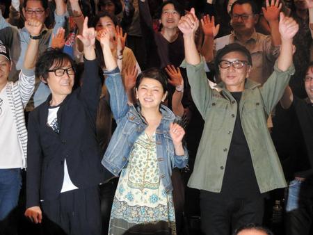 トークショーを行った「レベッカ」の（左から）土橋安騎夫、ＮＯＫＫＯ、高橋教之＝東京・新宿