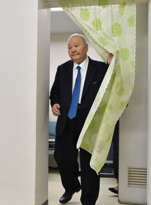 現役引退で会見する加藤一二三九段＝将棋会館