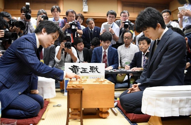藤井聡太四段 ついに敗れる プロ初黒星 連勝は 29 でストップ 芸能 デイリースポーツ Online