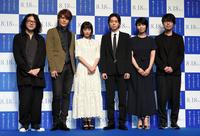製作報告会見でＰＲする（左から）岩井俊二（原作）、宮野真守、広瀬すず、菅田将暉、松たか子、川村元気（企画・プロデュース）＝東京・パークタワーホール（撮影・開出牧）