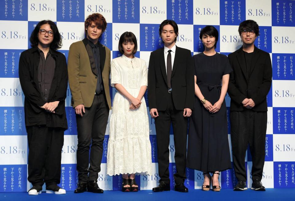 製作報告会見でＰＲする（左から）岩井俊二（原作）、宮野真守、広瀬すず、菅田将暉、松たか子、川村元気（企画・プロデュース）＝東京・パークタワーホール（撮影・開出牧）