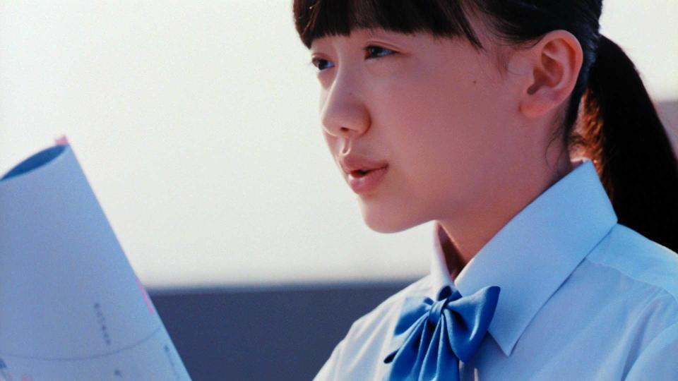 　放課後の屋上で稽古する演劇部員を演じる芦田愛菜