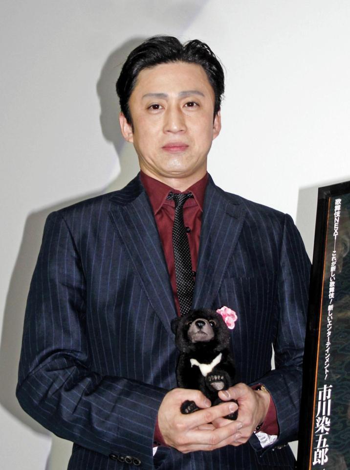 シネマ歌舞伎「阿弖流為　アテルイ」の舞台挨拶を行った市川染五郎＝大阪市内