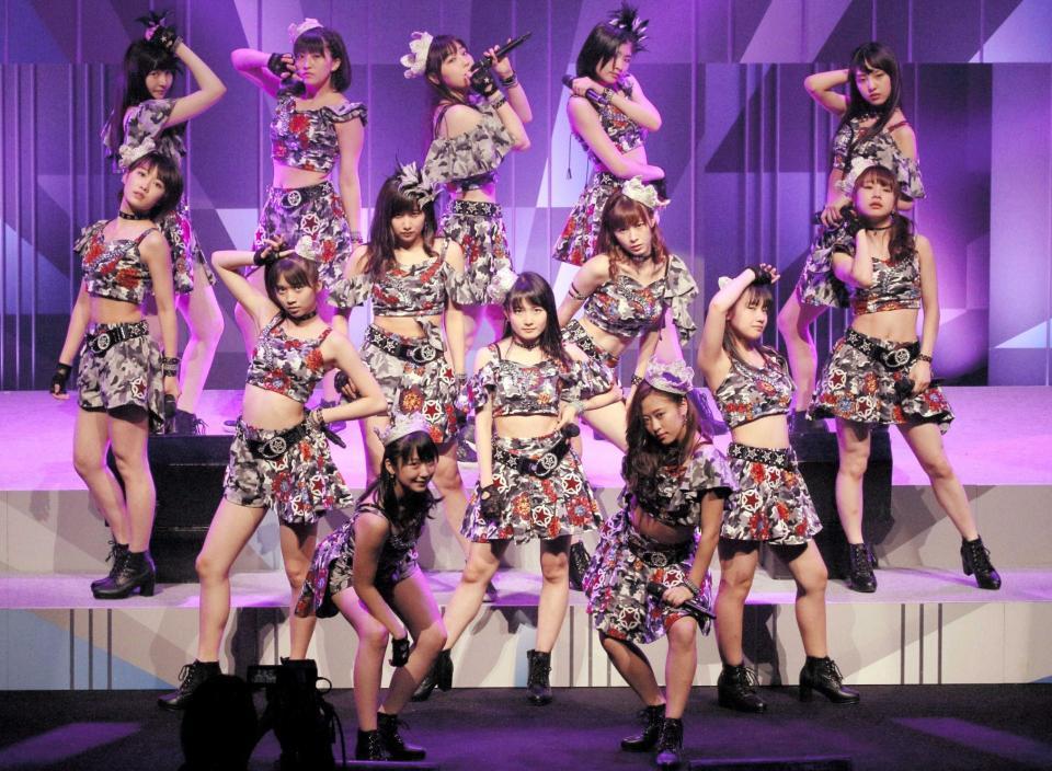 　モーニング娘。’１７に兼任移籍した森戸知沙希（中央）