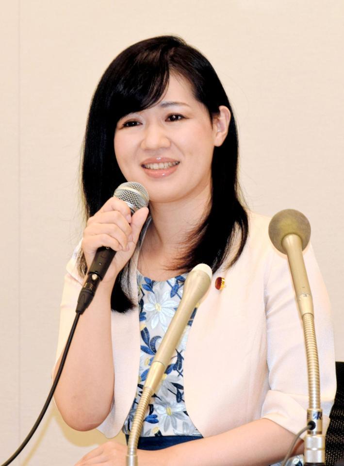 会見を行った上西小百合議員＝東京・衆議院議員第一会館