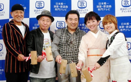 （左から）黒沢年雄、泉谷しげる、グッチ裕三、田川寿美、ＩＭＡＬＵ＝都内
