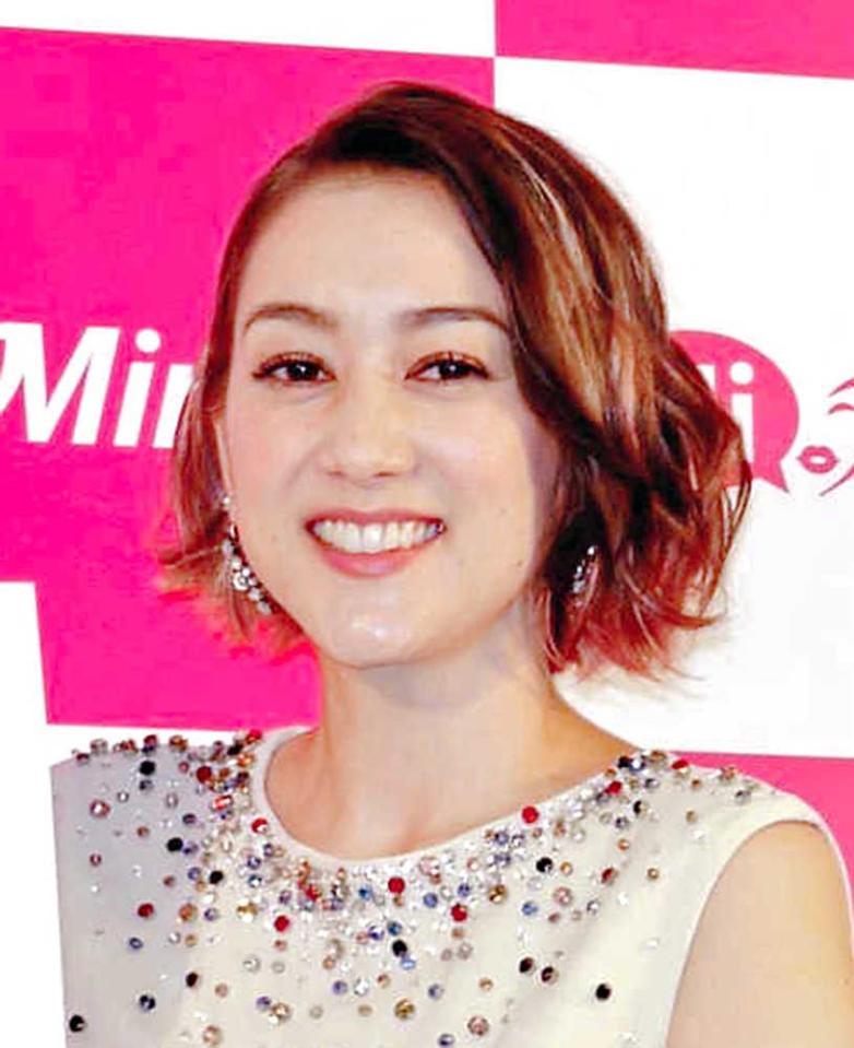 　タレントのＳＨＥＬＬＹ