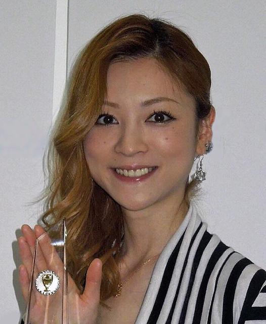 吉澤ひとみ、長男１歳誕生日に「実は色々なことが…」昨夏は「母子ともに健康」と発表/芸能/デイリースポーツ online