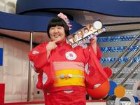 「なにわ淀川花火大会生中継２０１７」でゲストを務める酒井藍＝大阪市内