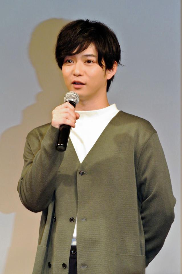 自転車旅の思い出を語った千葉雄大＝東京・銀座