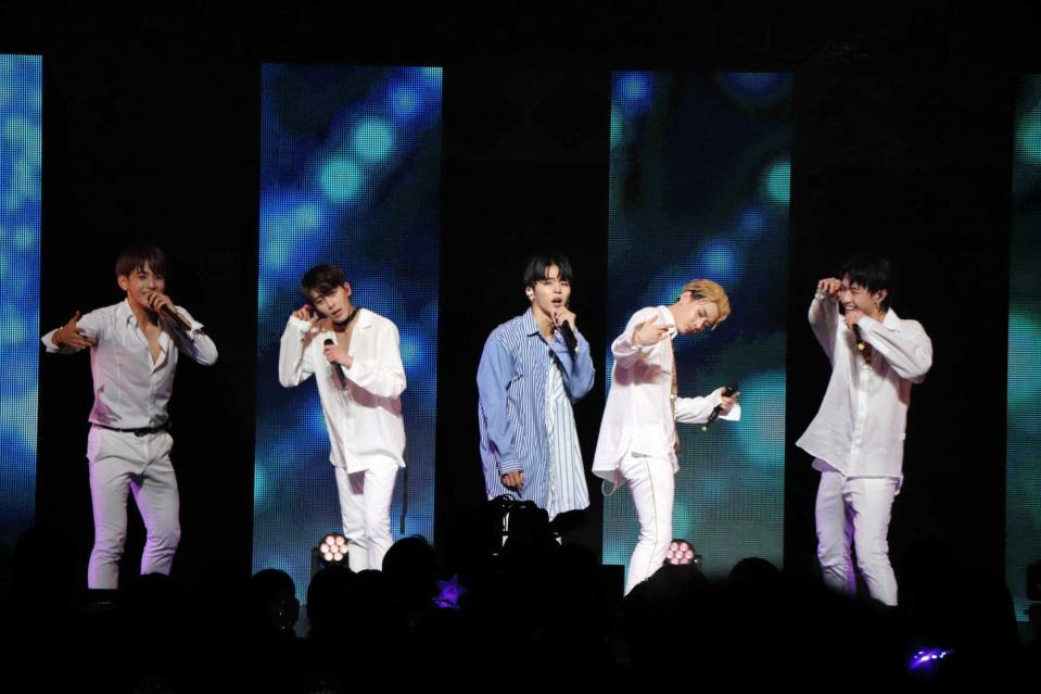 　自身国内最大の会場で沸かせた「ＭＹＮＡＭＥ」の（左から）セヨン、チェジン、インス、コヌ、ジュンＱ＝東京国際フォーラム