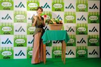 「Ｙｅｓ！農ｃａｆｅ」のオープニングイベントに登場したダレノガレ明美＝東京・青山のロイヤルガーデンカフェ