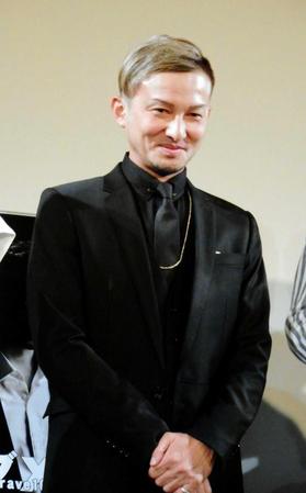 　映画「ブレイブⅩ　極道十勇士」の舞台あいさつに登場したＩＳＳＡ＝東京・渋谷のユーロライブ