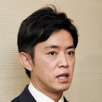 橋本健氏