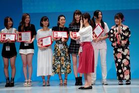 【写真】競馬アイドル「ＶＩＶＡＪＯ８」誕生　元バイトＡＫＢら８名