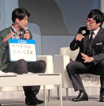 　ゲストＭＣとして“爆弾発言”した山里亮太（右）