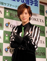 自身が手掛けた絵本の発売記念イベントを開催したＤＡＩＧＯ＝東京・福家書店新宿サブナード店