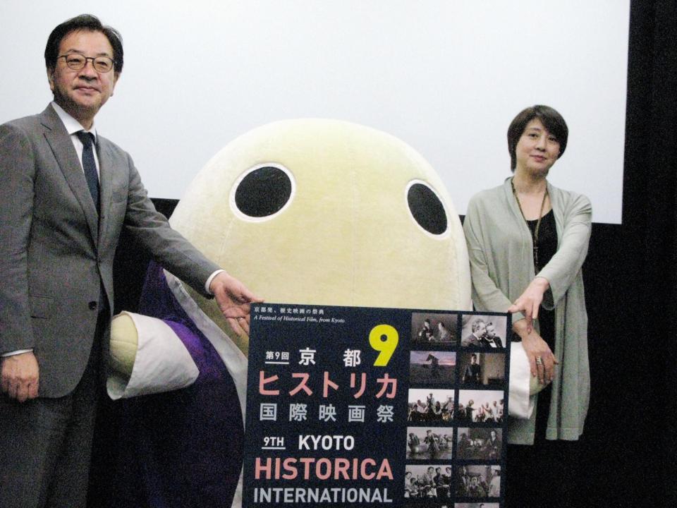 「京都ヒストリカ国際映画祭」の会見に出席した飯星景子（右）＝大阪市内