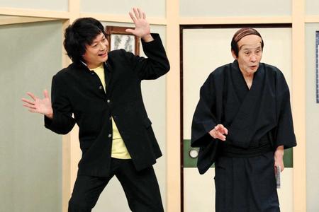 　フツオを演じる香取慎吾（左）と萩本欽一