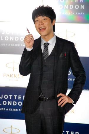 声変わりを望んだ川島明＝東京・ベクトルスタジオ