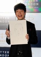 相方・田村裕の似顔絵を描いた川島明＝東京・ベクトルスタジオ