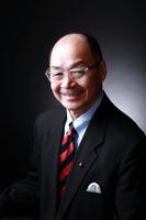 小栗哲家氏