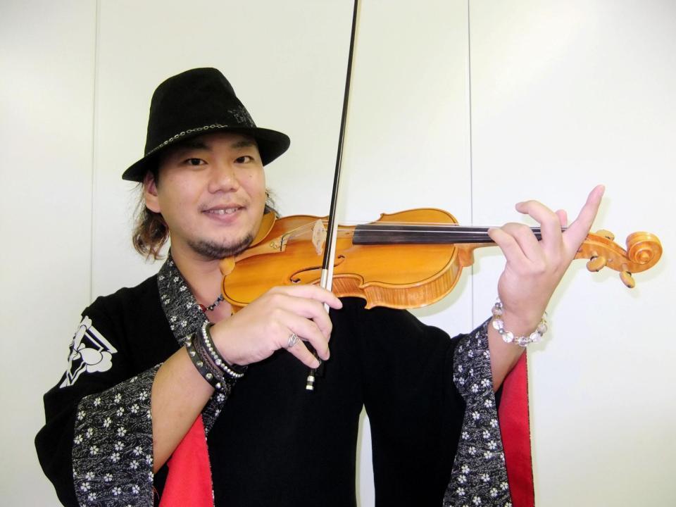 竜馬四重奏の竜馬＝大阪市内