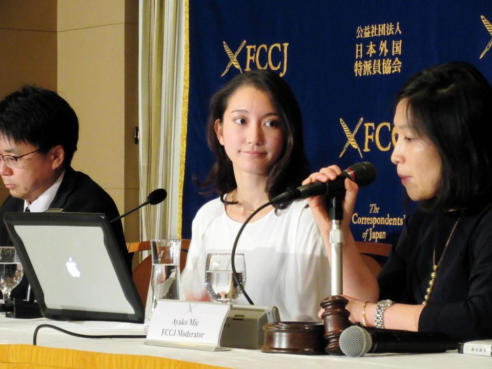 会見を行う伊藤詩織氏＝東京・有楽町の外国特派員協会