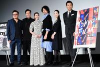 完成報告会を行った（右から）別所哲也、松田聖子、斎藤工、ジネット・アウ、マーク・リー、エリック・クー監督＝東京・ＴＯＨＯシネマズ六本木ヒルズ（撮影・開出牧）