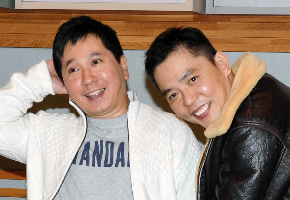 爆笑問題の田中裕二（左）と太田光